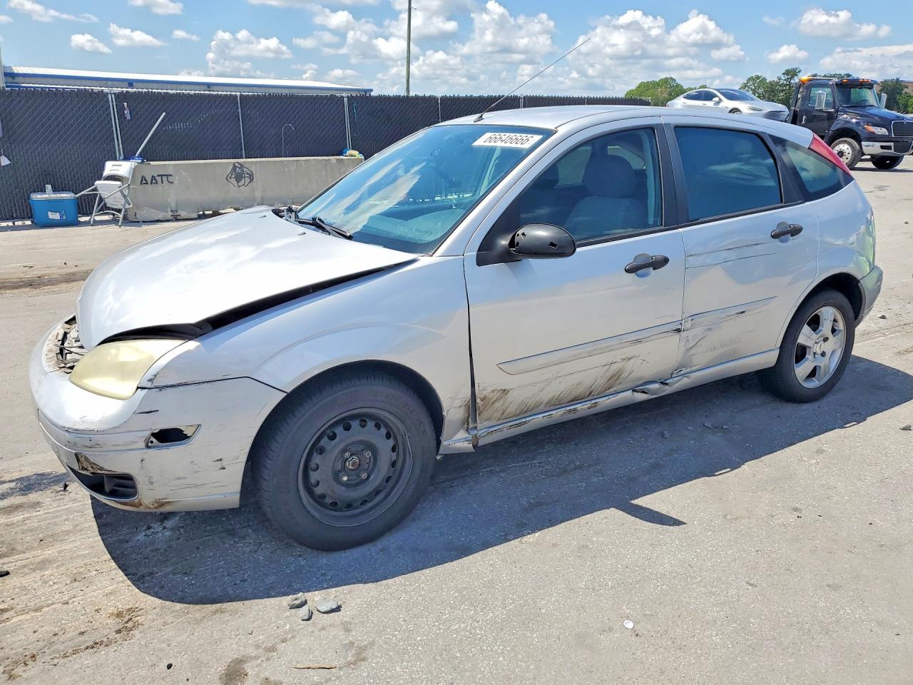 2005 FORD FOCUS ZX5 | 3FAFP37N75R110727 | UPCARS