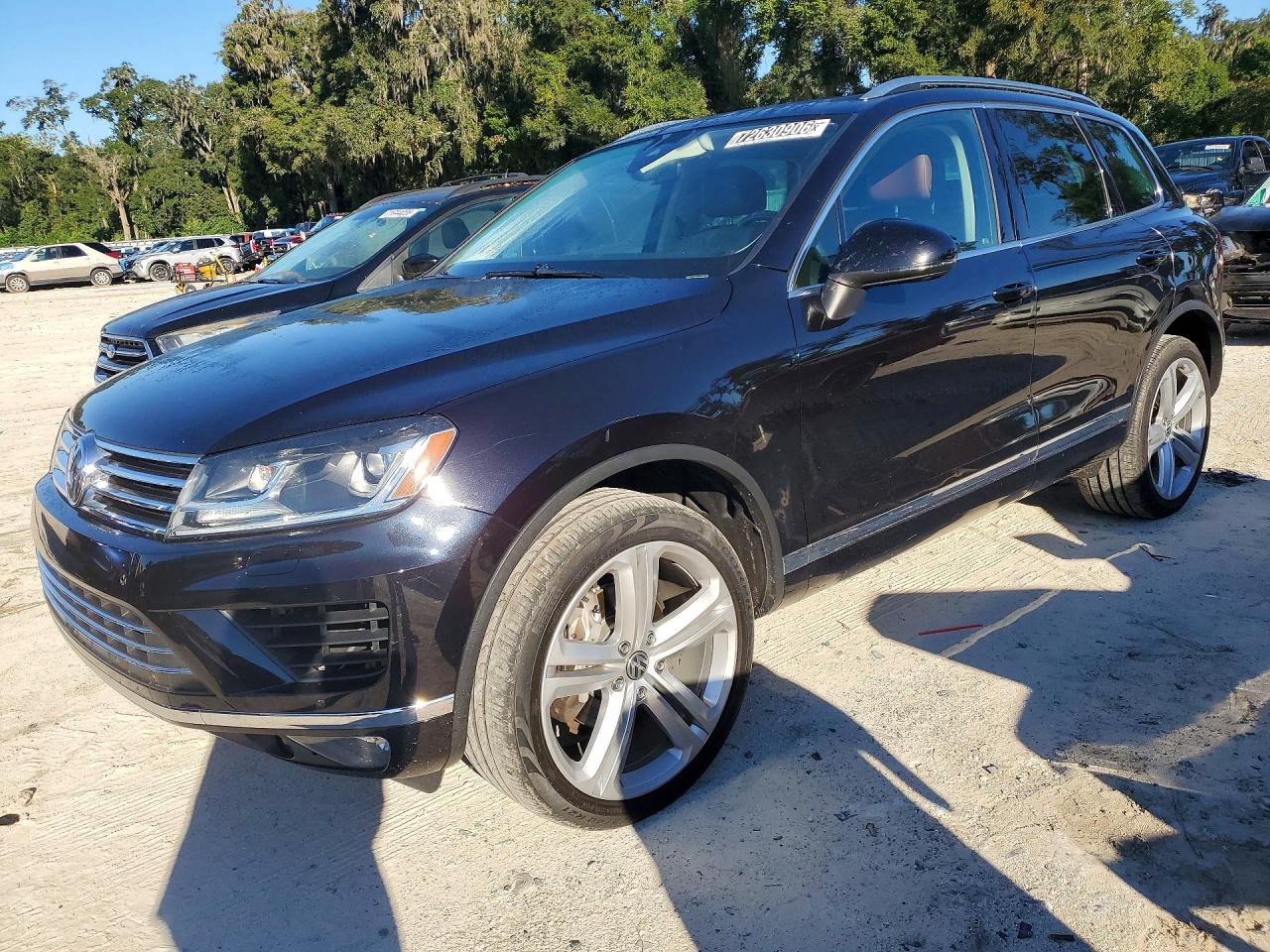2017 VOLKSWAGEN TOUAREG EXECUTIVE | WVGGF7BP5HD002987 | UPCARS