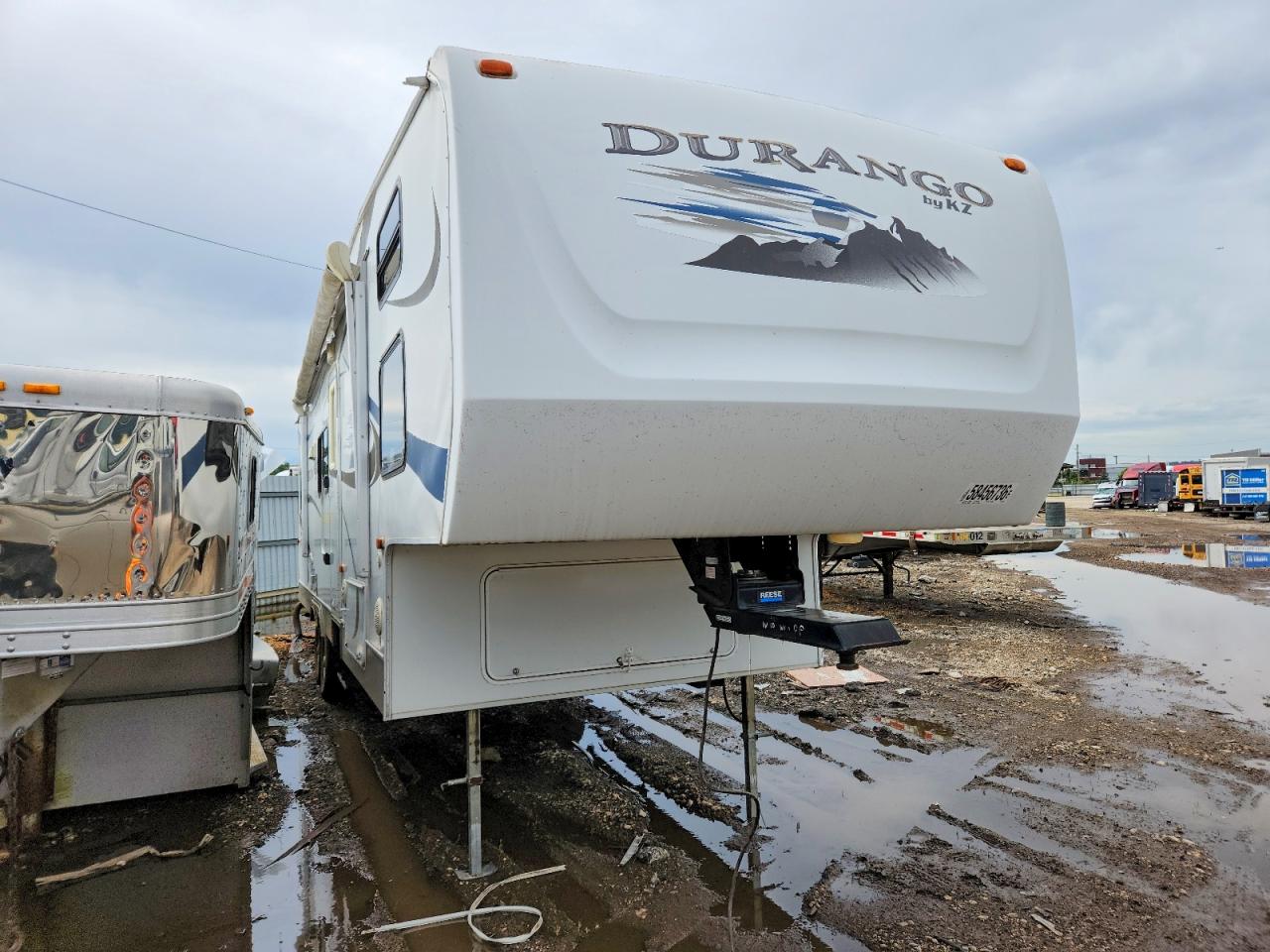 2011 KZ TRAILER DURANGO CAMPER | 4EZFD3020B6051837 | UPCARS