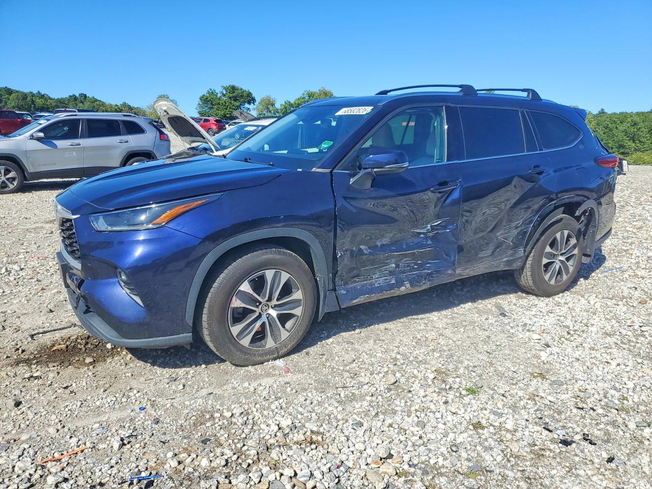 2021 TOYOTA HIGHLANDER XLE | 5TDGZRBH5MS072083 | UPCARS