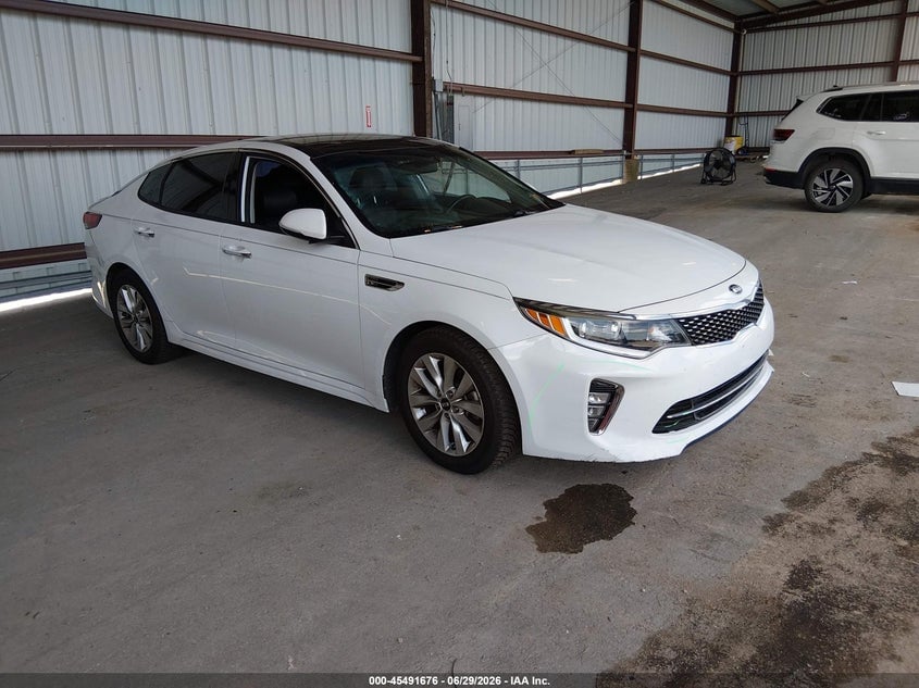 2018 KIA OPTIMA S | 5XXGT4L30JG232990 | UPCARS