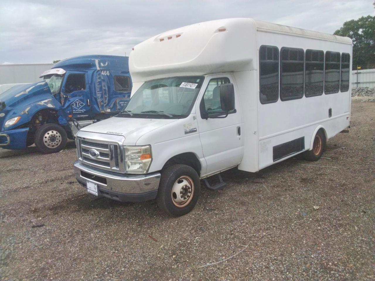 2017 FORD ECONOLINE SHUTTLE BUS | 1FDEE3FS7HDC02528 | UPCARS