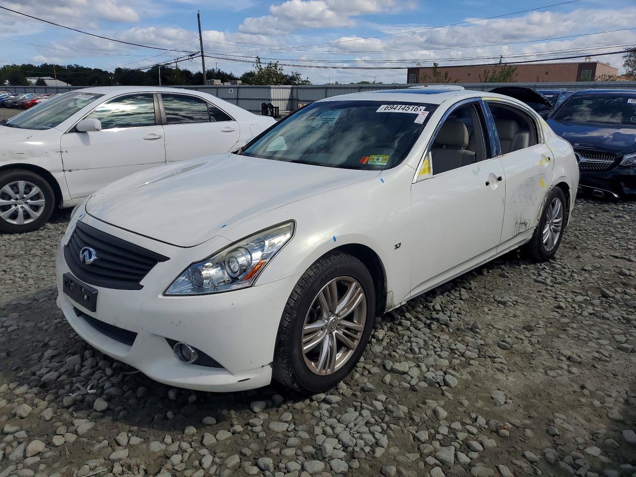 2015 INFINITI Q40 BASE | JN1CV6AP2FM500453 | UPCARS