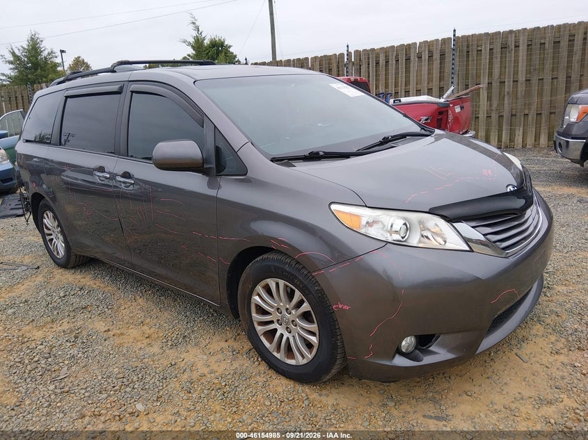 2017 TOYOTA SIENNA XLE 8 PASSENGER | 5TDYZ3DC2HS855659 | UPCARS