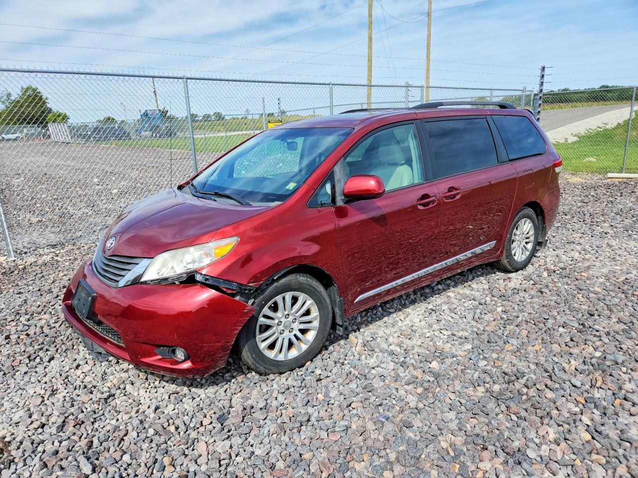 2011 TOYOTA SIENNA XLE 8-PASSENGER | 5TDYK3DCXBS090938 | UPCARS
