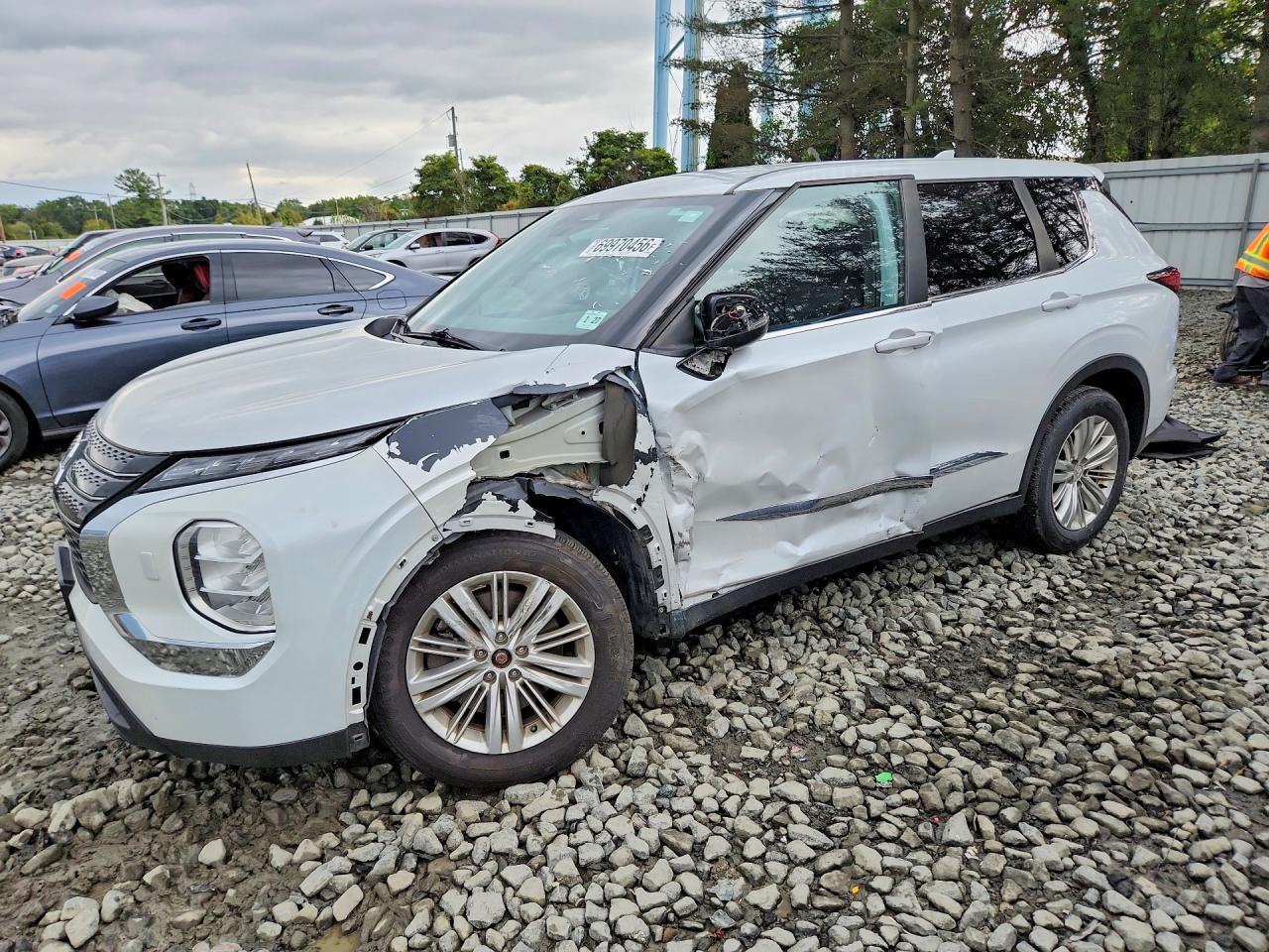 2022 MITSUBISHI OUTLANDER ES | JA4J4TA83NZ048345 | UPCARS