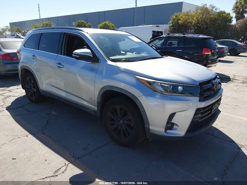 2019 TOYOTA HIGHLANDER SE | 5TDJZRFH2KS613295 | UPCARS