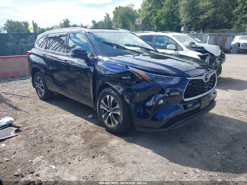 2022 TOYOTA HIGHLANDER XLE | 5TDGZRBH0NS579300 | UPCARS