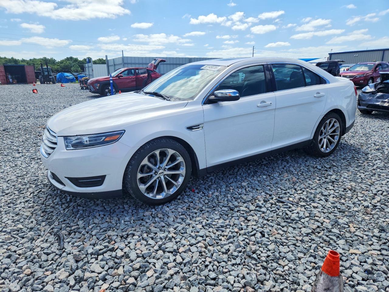 2018 FORD TAURUS LIMITED | 1FAHP2J85JG131714 | UPCARS