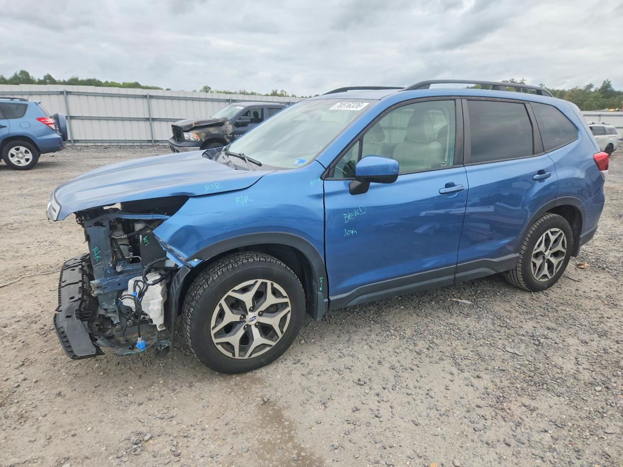 2019 SUBARU FORESTER PREMIUM | JF2SKAGC2KH559662 | UPCARS