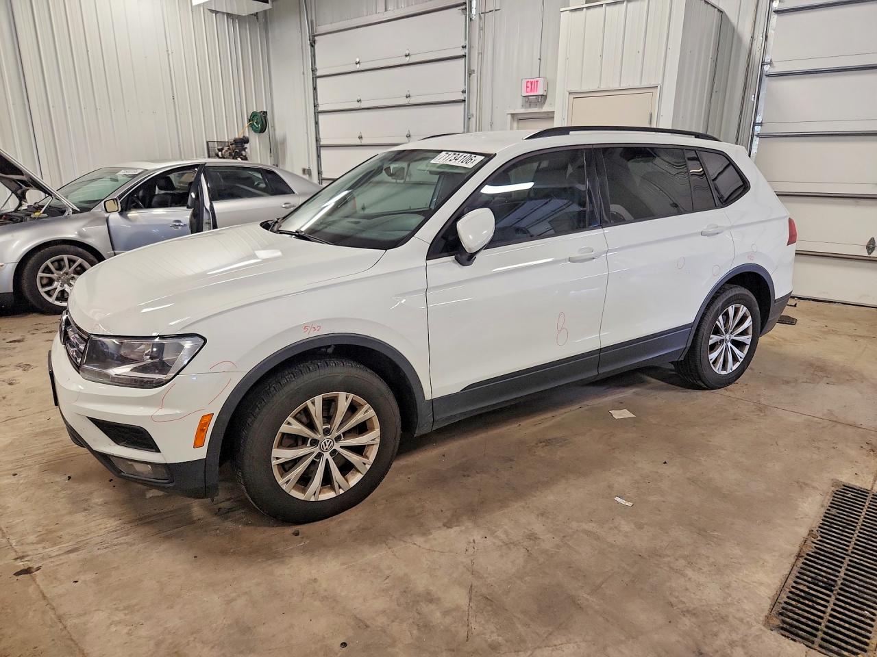 2018 VOLKSWAGEN TIGUAN S | 3VV1B7AX0JM017092 | UPCARS