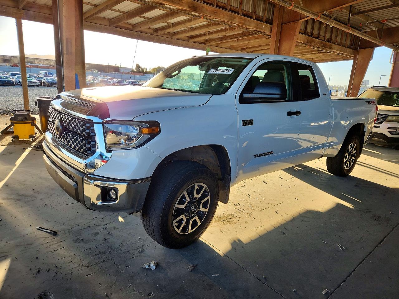 2018 TOYOTA TUNDRA SR5 | 5TFUY5F18JX770057 | UPCARS