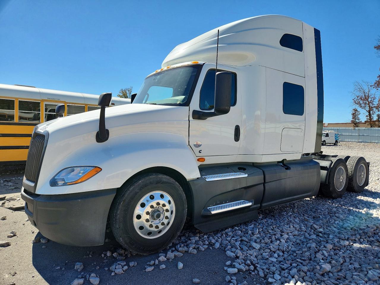2022 INTERNATIONAL ALL OTHER SEMI TRUCK | 3HSDZAPR8NN558377 | UPCARS