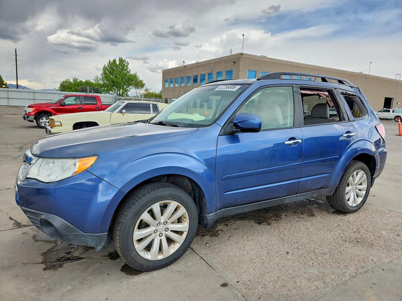 2013 SUBARU FORESTER LIMITED | JF2SHAEC5DH438998 | UPCARS