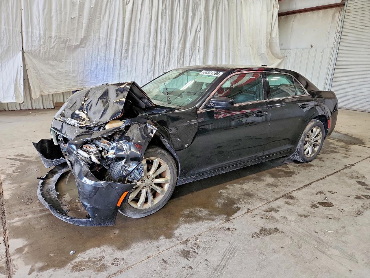 2016 CHRYSLER 300 LIMITED | 2C3CCARGXGH305199 | UPCARS