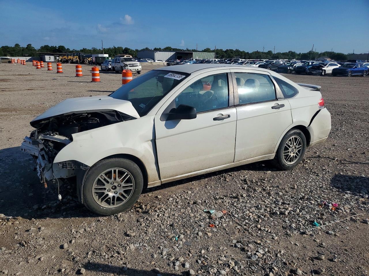 2011 FORD FOCU SE | 1FAHP3FN2BW130399 | UPCARS