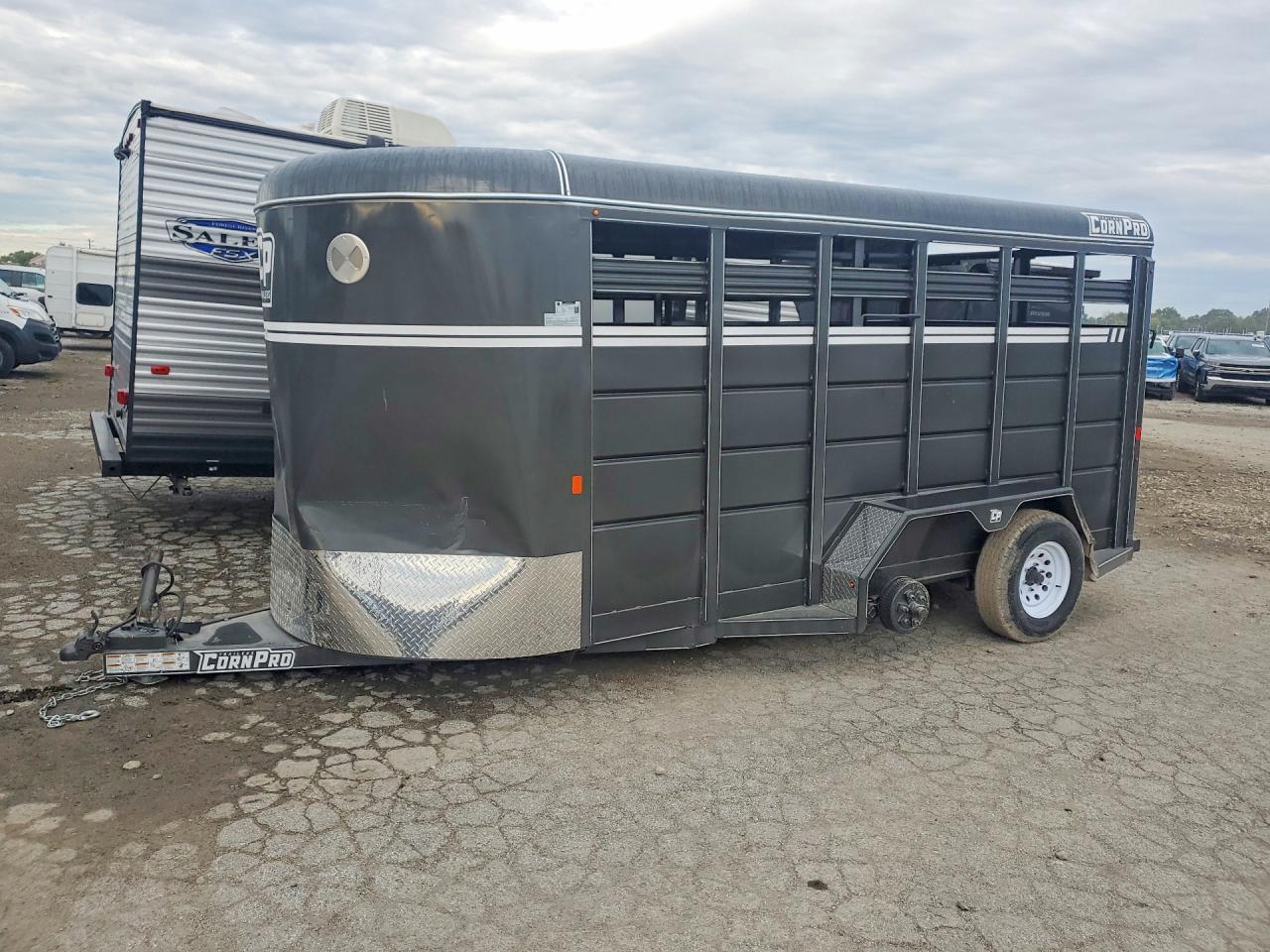 2027 CORN PRO SB166 SB-16 6S LIVESTOCK TRAILER | 4MJSB1628VE089956 | UPCARS