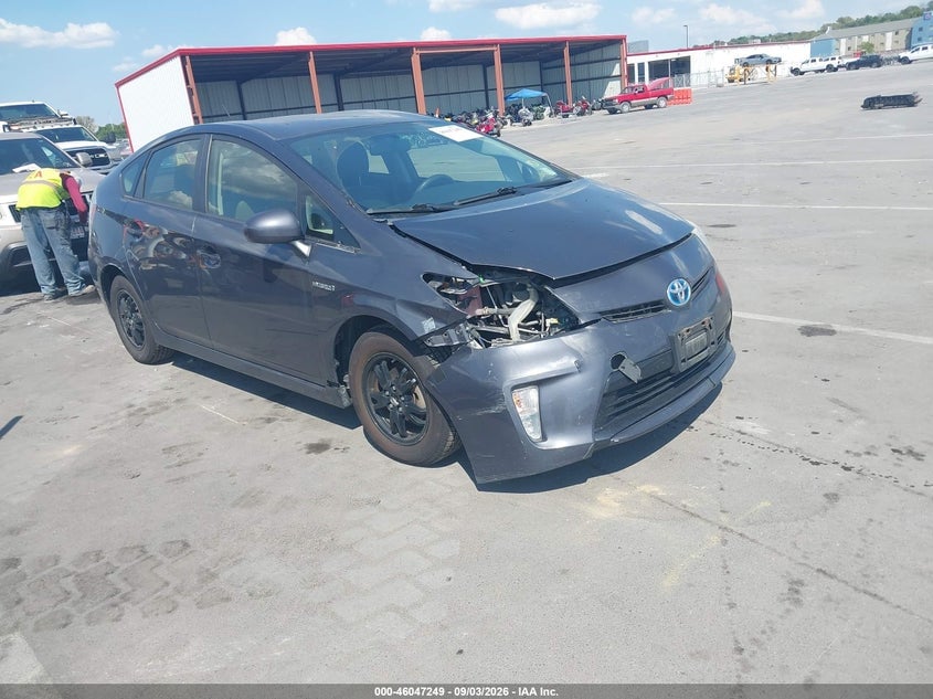 2015 TOYOTA PRIUS TWO | JTDKN3DU3F1869090 | UPCARS