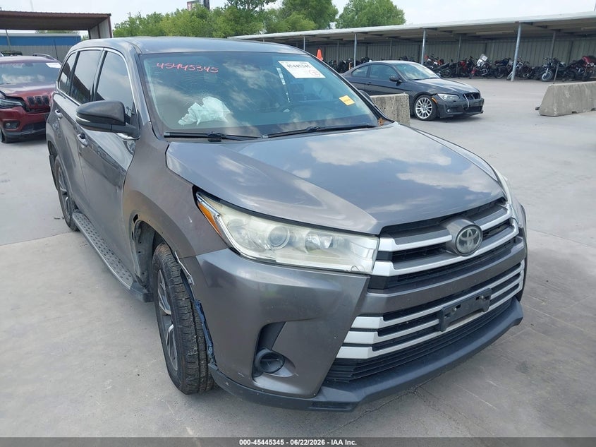 2018 TOYOTA HIGHLANDER LE | 5TDZARFH4JS035998 | UPCARS
