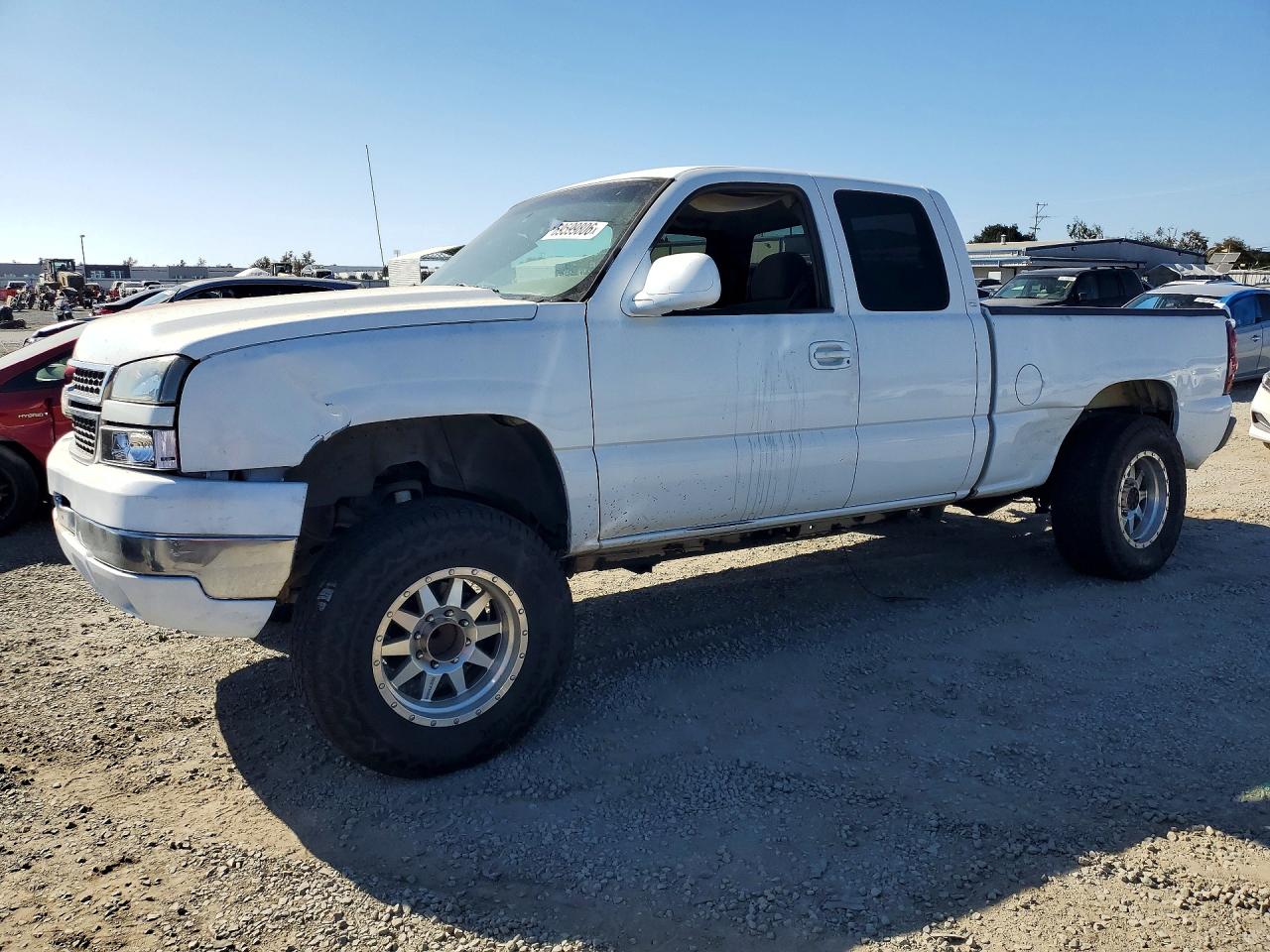 2005 CHEVROLET SILVERADO C2500 HEAVY DUTY | 1GCHC29U85E106234 | UPCARS