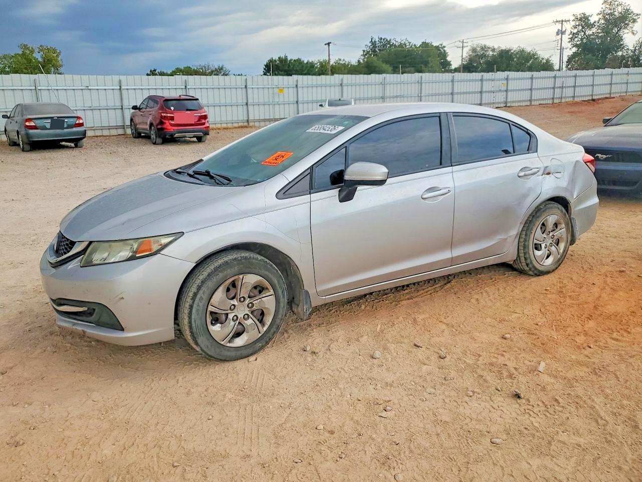 2015 HONDA CIVIC LX | 19XFB2F53FE095477 | UPCARS