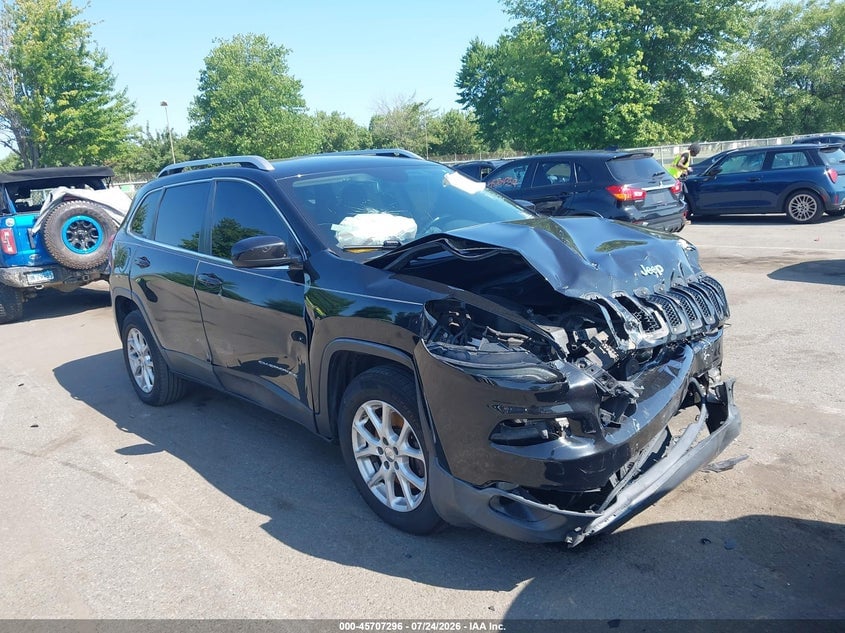 2015 JEEP CHEROKEE LATITUDE | 1C4PJMCS5FW773813 | UPCARS