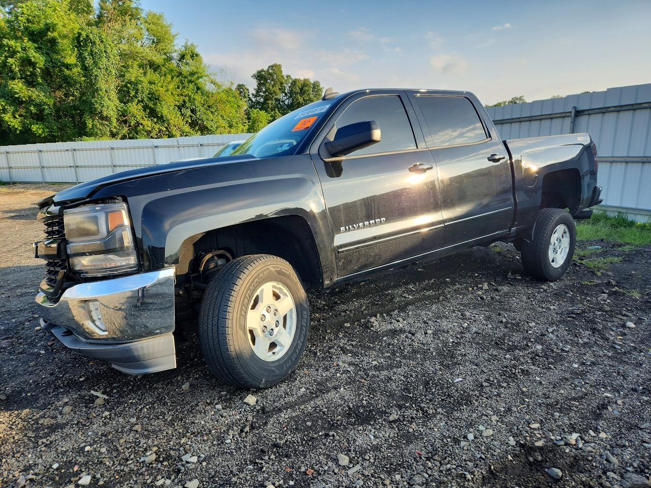 2017 CHEVROLET SILVERADO K1500 LT | 3GCUKREC6HG496075 | UPCARS