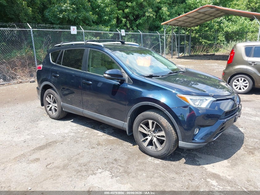 2018 TOYOTA RAV4 XLE | JTMRFREVXJJ722778 | UPCARS