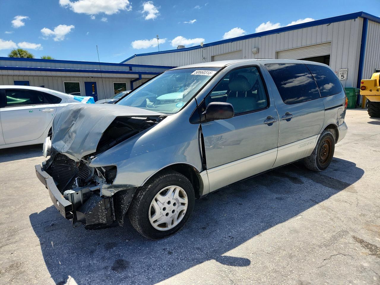 1999 TOYOTA SIENNA XLE | 4T3ZF13C8XU113850 | UPCARS