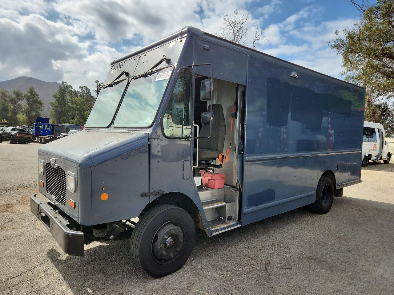 2020 FREIGHTLINER ALL OTHER | 4UZAC2EA8LCLZ6914 | UPCARS