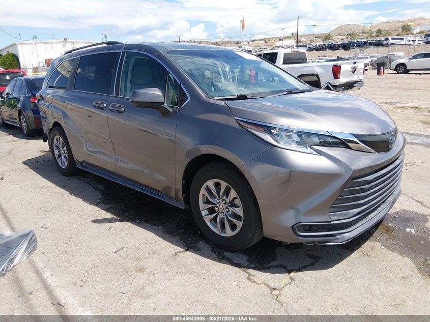 2021 TOYOTA SIENNA LE | 5TDKRKEC7MS011111 | UPCARS