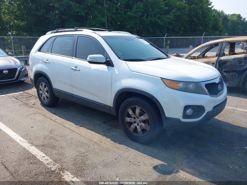 2011 KIA SORENTO LX | 5XYKT4A14BG177355 | UPCARS
