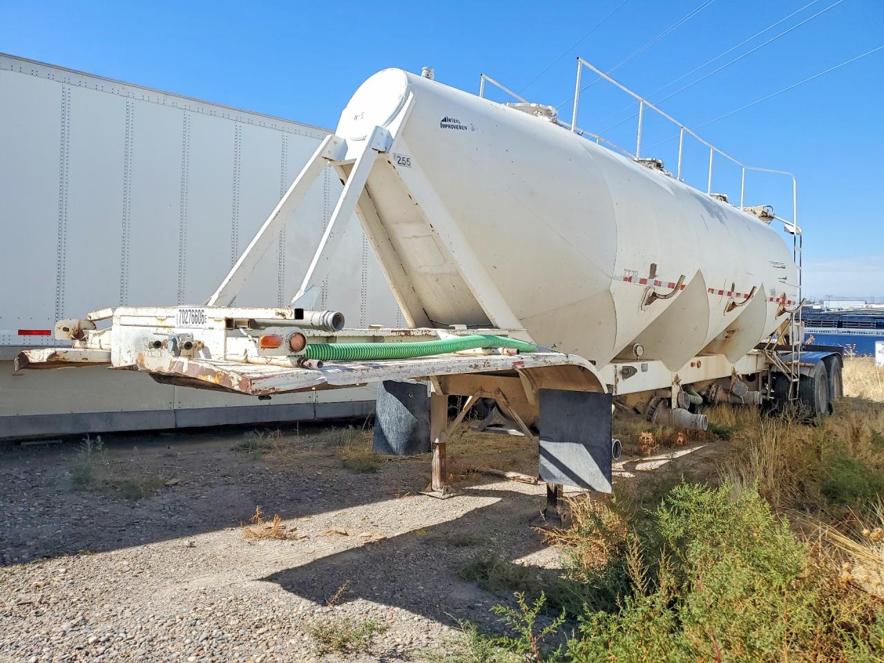 1983 HOBBS TRAILER TRAILER PNEUMATIC DRY BULK | 1H4B04128DL016501 | UPCARS