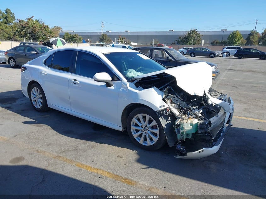 2018 TOYOTA CAMRY LE | 4T1B11HK1JU563839 | UPCARS