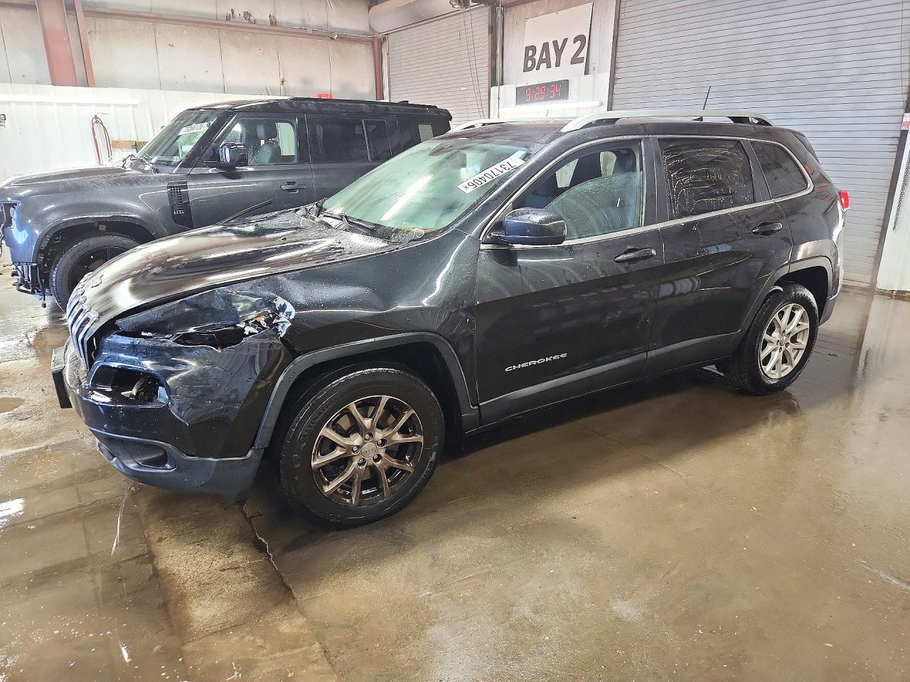 2016 JEEP CHEROKEE LATITUDE | 1C4PJMCBXGW117933 | UPCARS