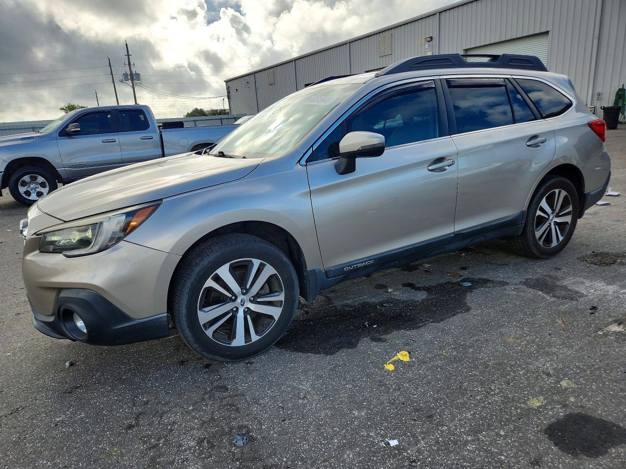 2018 SUBARU OUTBACK 2.5I LIMITED | 4S4BSANC5J3390343 | UPCARS