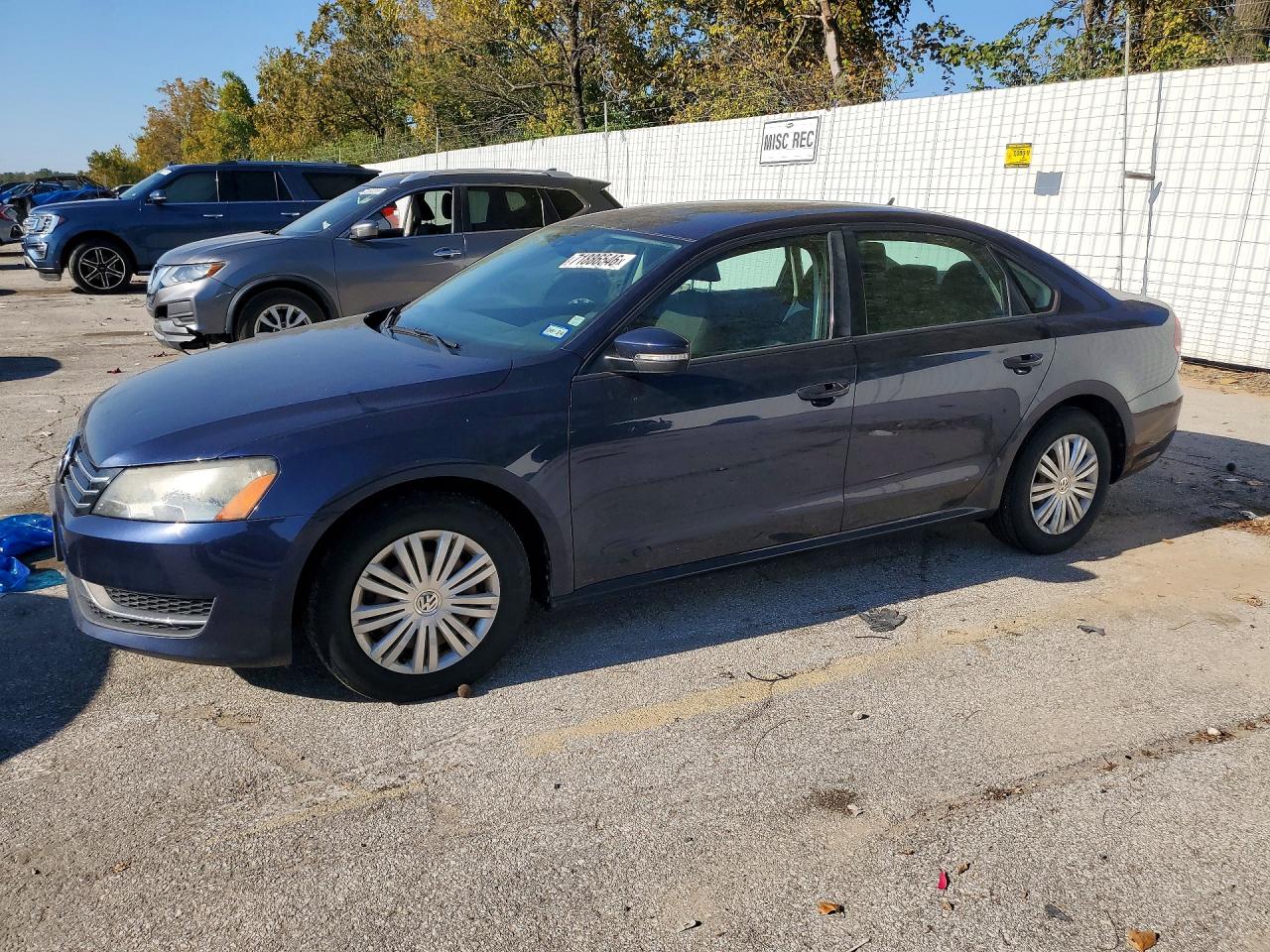 2015 VOLKSWAGEN PASSAT S | 1VWAT7A37FC065395 | UPCARS