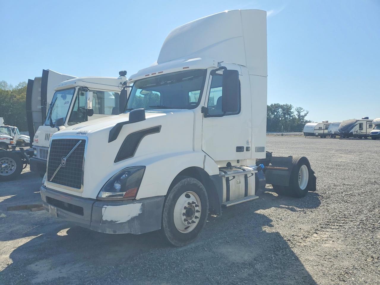 2018 VOLVO VN SEMI TRUCK | 4V4N39TG1JN892438 | UPCARS