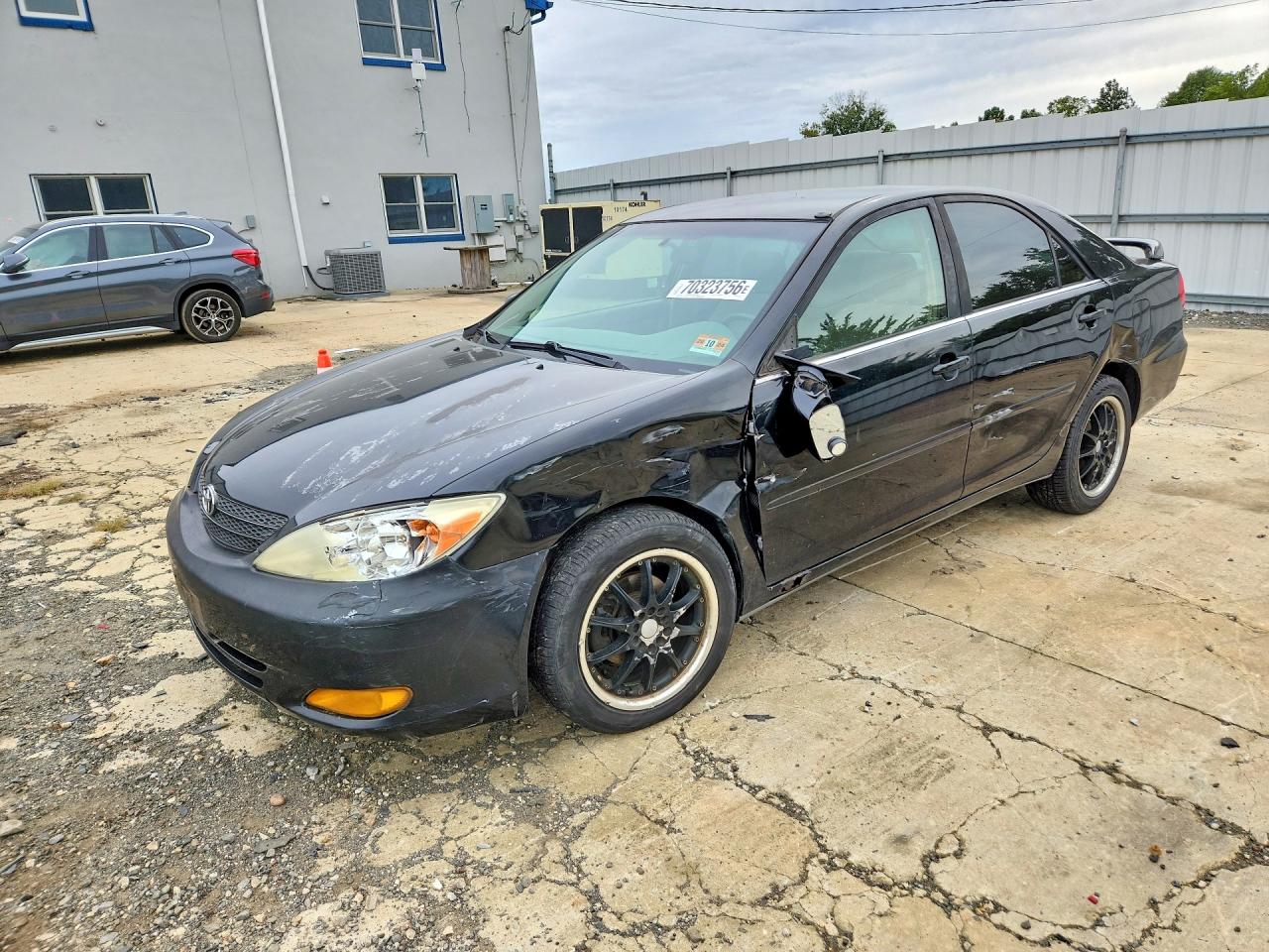 2004 TOYOTA CAMRY LE | JTDBE32K740269788 | UPCARS