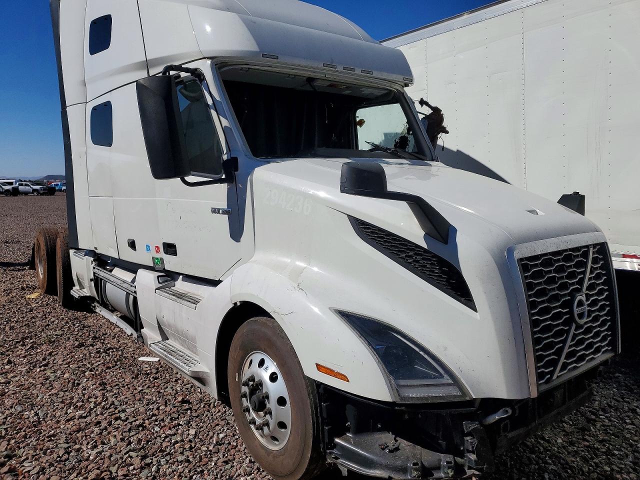 2024 VOLVO VN SEMI TRUCK | 4V4NC9EH1RN633305 | UPCARS