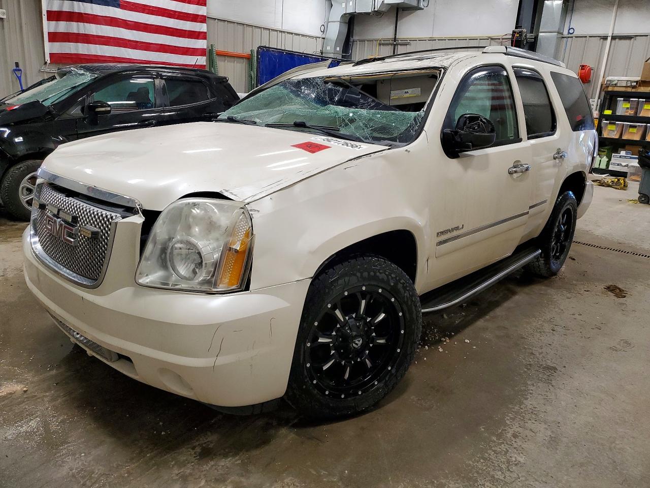 2010 GMC YUKON DENALI | 1GKUKEEF4AR156582 | UPCARS