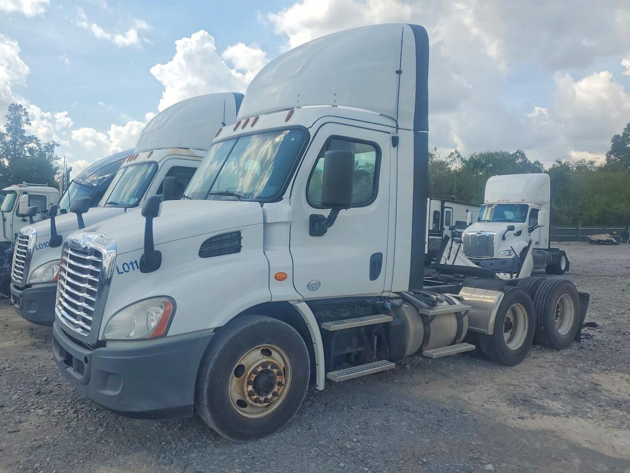 2014 FREIGHTLINER ALL OTHER CASCADIA SEMI TRUCK | 1FUJGBDV0ELFY0837 | UPCARS