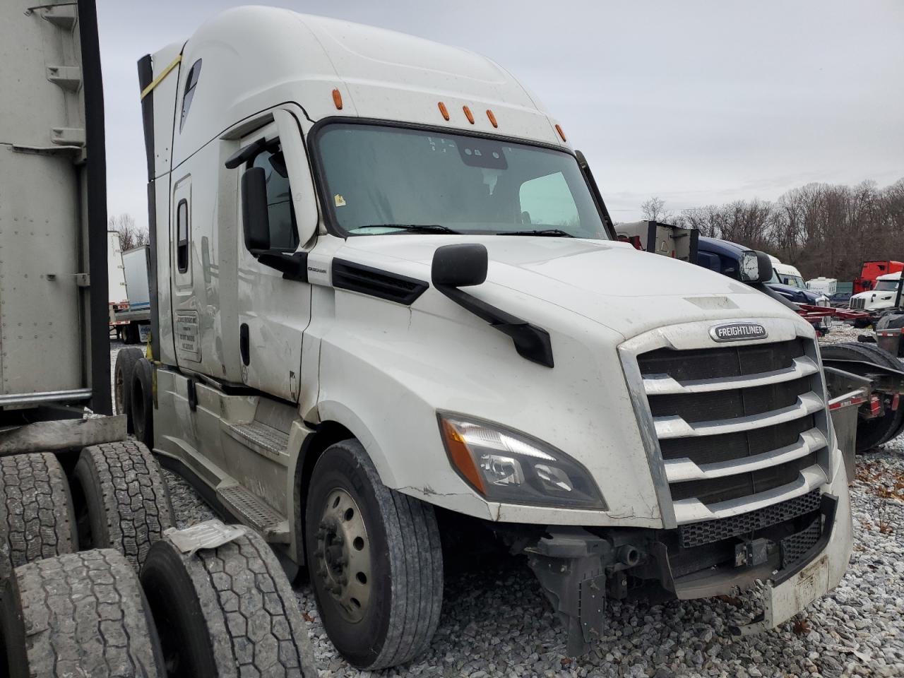 2020 FREIGHTLINER ALL OTHER 26 SEMI TRUCK | 3AKJHHDRXLSLR0688 | UPCARS