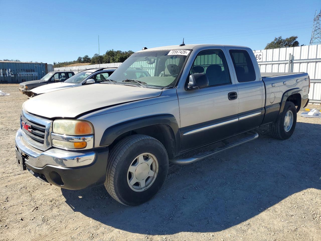 2004 GMC SIERRA K1500 | 2GTEK19T741136770 | UPCARS