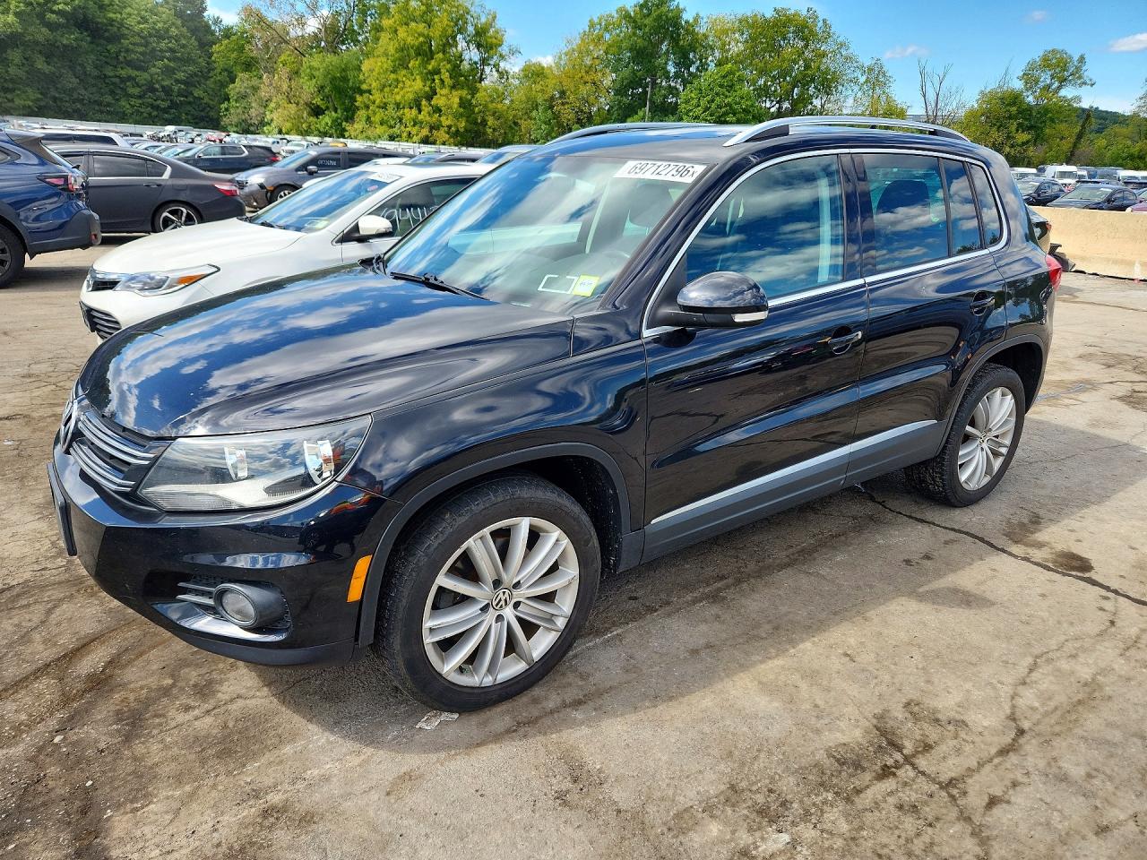 2012 VOLKSWAGEN TIGUAN S | WVGAV7AX1CW524233 | UPCARS