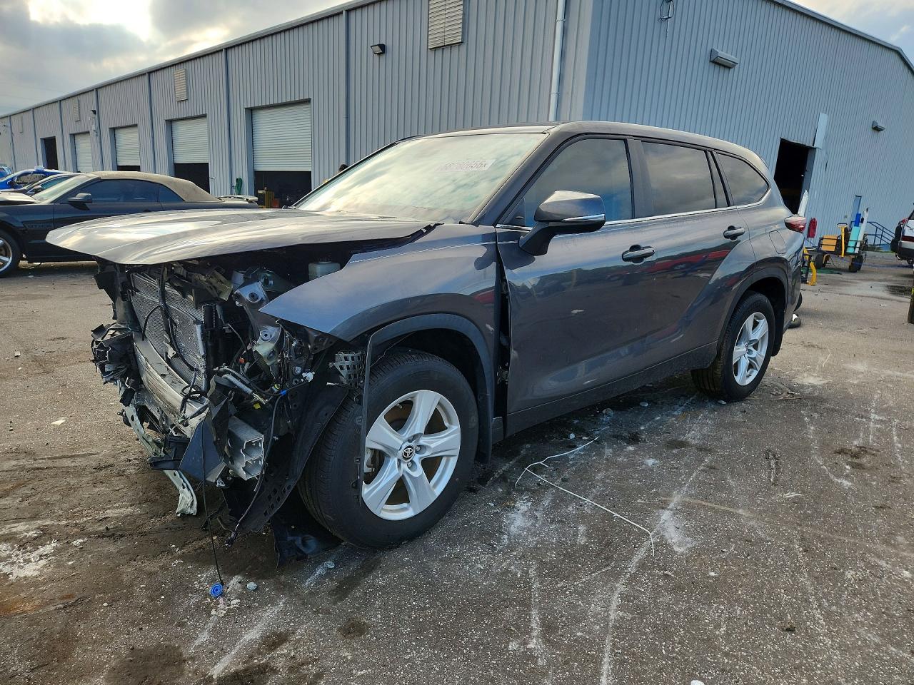 2024 TOYOTA HIGHLANDER LE | 5TDKDRAH3RS548851 | UPCARS