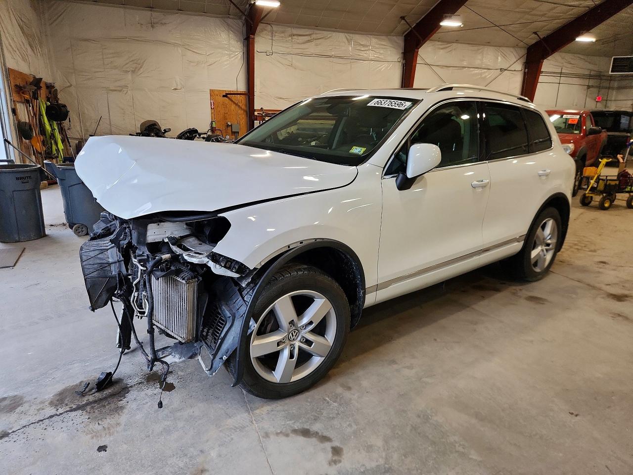 2014 VOLKSWAGEN TOUAREG V6 TDI | WVGEP9BP3ED009223 | UPCARS