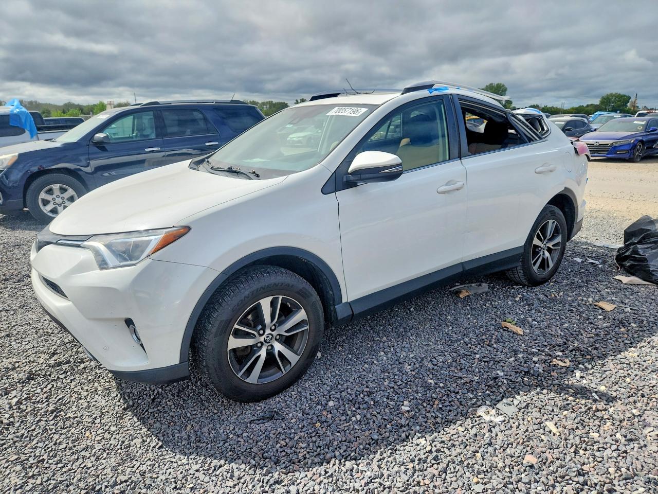 2016 TOYOTA RAV4 XLE | JTMRFREV9GJ076108 | UPCARS