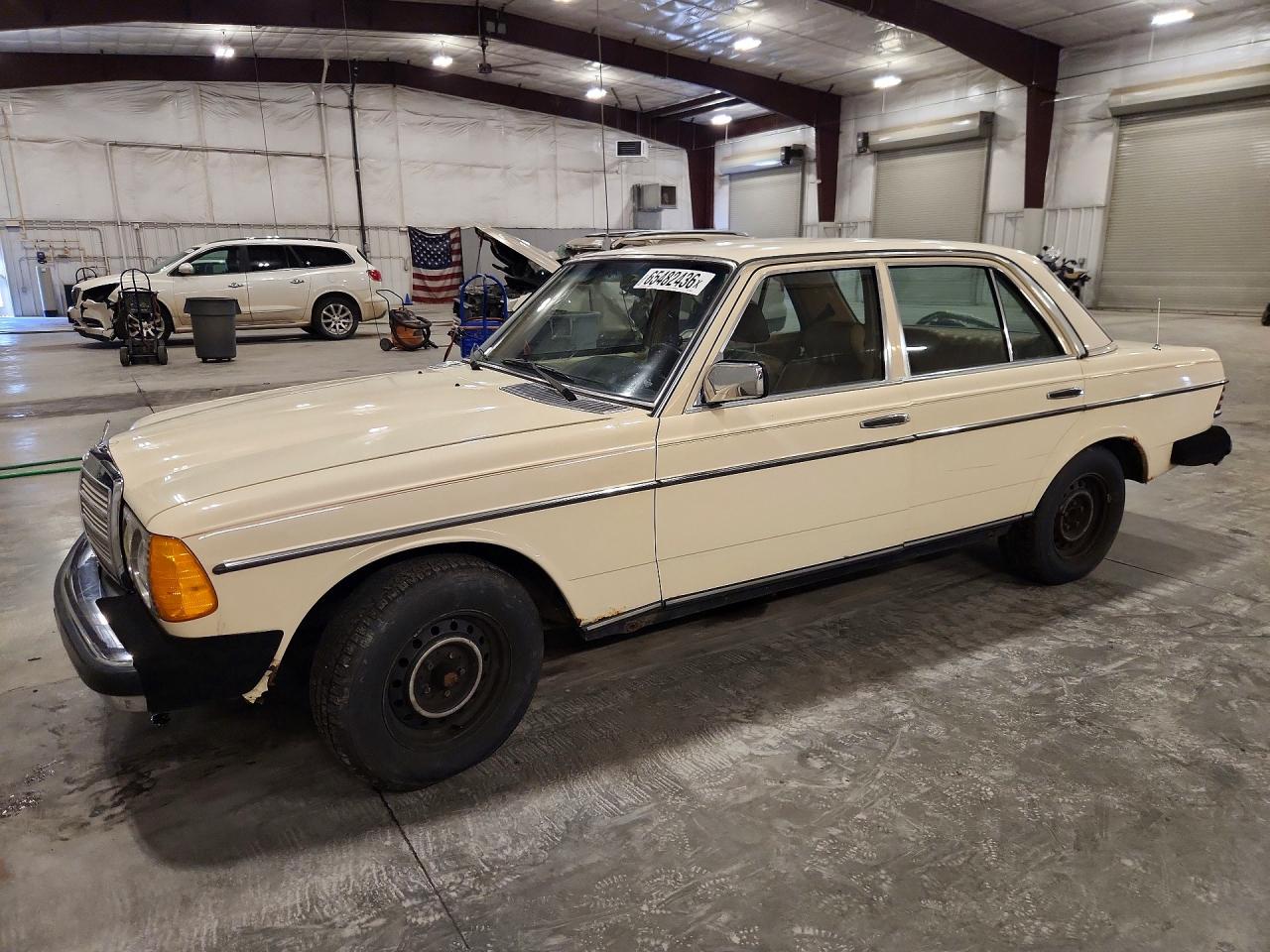 1981 MERCEDES-BENZ 300-CLASS D | WDBAB30AXBB248299 | UPCARS