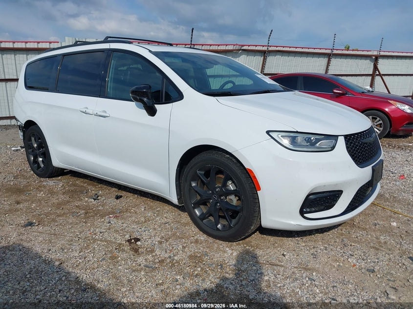 2025 CHRYSLER PACIFICA LIMITED | 2C4RC1GG7SR549064 | UPCARS